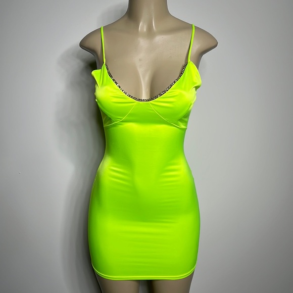 Better Be Dresses & Skirts - Better Be neon yellow small/chico body-con dress.